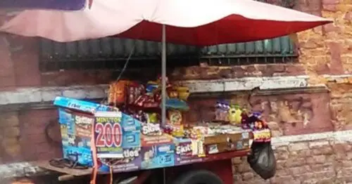 PUESTO AMBULANTE CIGARRILLOS  PAQUETES Nº 2